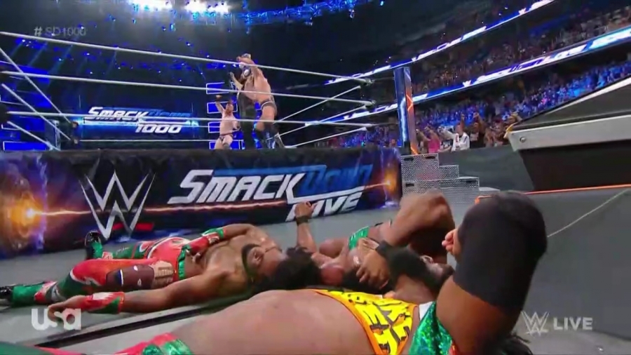 The_Bar_Smackdown_mp40716.jpg