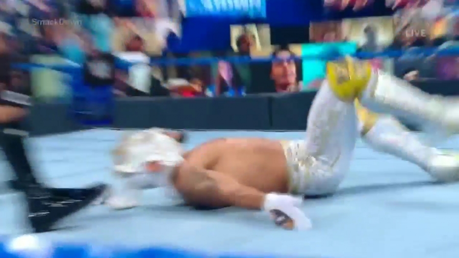 WWE_Friday_Night_SmackDown_2020_08_28_720p_HDTV_x264-NWCHD_mp40737.jpg