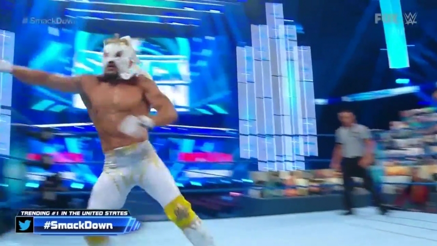 WWE_Friday_Night_SmackDown_2020_08_28_720p_HDTV_x264-NWCHD_mp40753.jpg