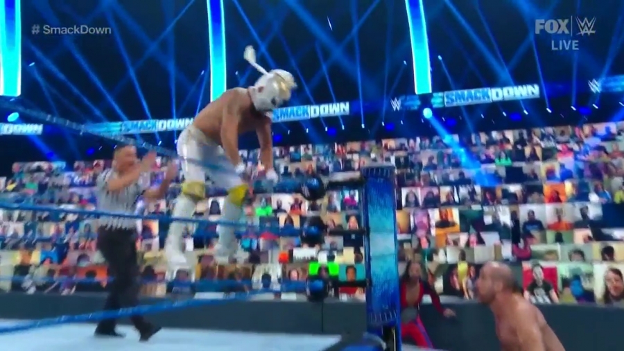 WWE_Friday_Night_SmackDown_2020_08_28_720p_HDTV_x264-NWCHD_mp40762.jpg