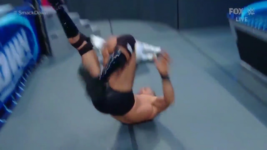 WWE_Friday_Night_SmackDown_2020_08_28_720p_HDTV_x264-NWCHD_mp40765.jpg
