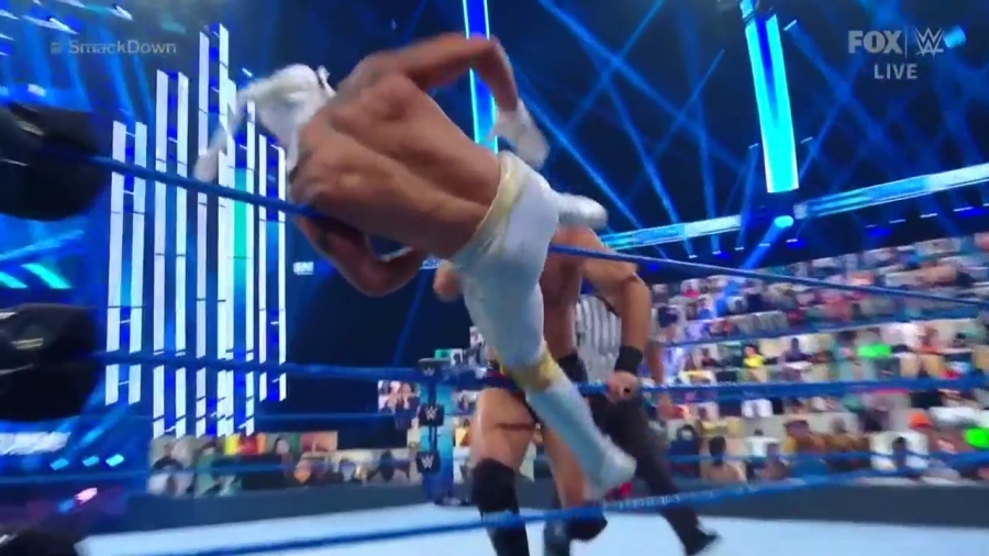 WWE_Friday_Night_SmackDown_2020_08_28_720p_HDTV_x264-NWCHD_mp40775.jpg