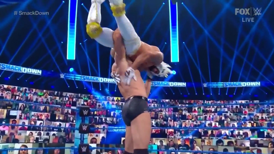 WWE_Friday_Night_SmackDown_2020_08_28_720p_HDTV_x264-NWCHD_mp40782.jpg