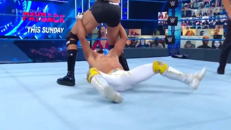 WWE_Friday_Night_SmackDown_2020_08_28_720p_HDTV_x264-NWCHD_mp40823.jpg