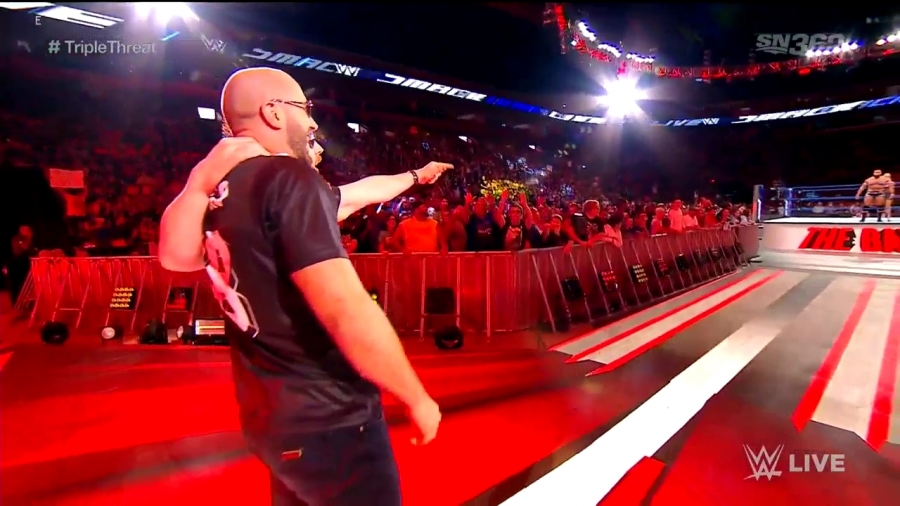 WWE_Smack_Down_Live_04_09_2018_720p_WEB-WDTeam_mp40033.jpg