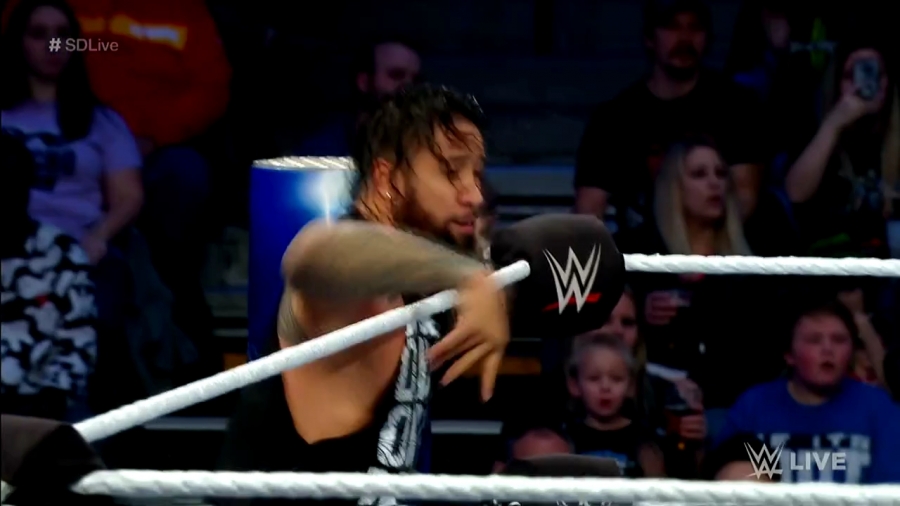 WWE_Smackdown_Live_2018_11_27_720p_HDTV_x264-Star_mp40257.jpg