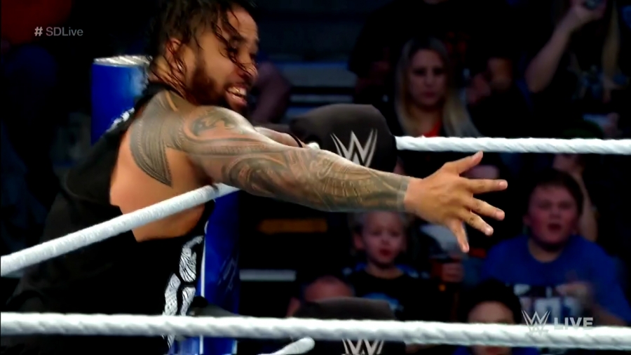 WWE_Smackdown_Live_2018_11_27_720p_HDTV_x264-Star_mp40258.jpg