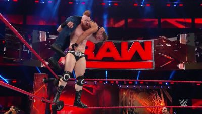 WWE_s_Sheamus___Cesaro__and_Super_Leagues_-_FIFA_Showdown___Ep__5_mp40058.jpg