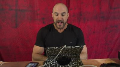 What_does_CESARO_think_of_YOUR_FAN_DECKS_-_Clash_with_Cesaro__21_mp40025.jpg