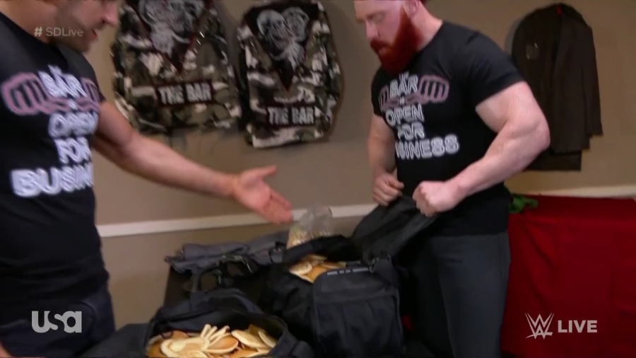 WWE_SmackDown_2018_05_08_720p_WEB_h264-HEEL_mp41245.jpg