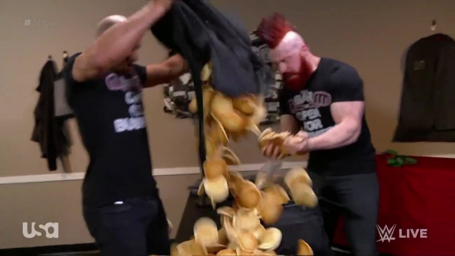 WWE_SmackDown_2018_05_08_720p_WEB_h264-HEEL_mp41252.jpg