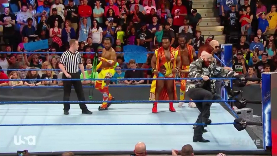 WWE_SmackDown_2018_05_08_720p_WEB_h264-HEEL_mp41330.jpg