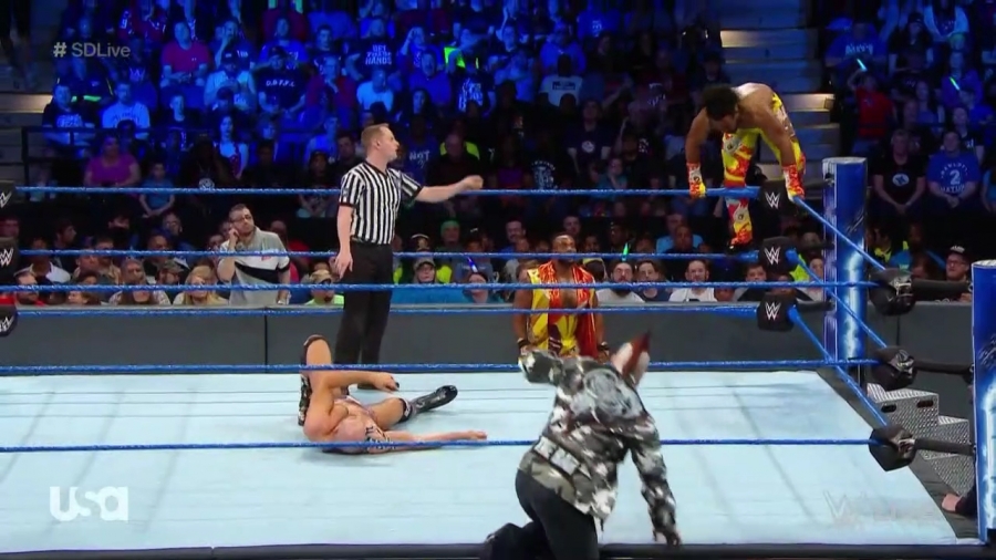 WWE_SmackDown_2018_05_08_720p_WEB_h264-HEEL_mp41690.jpg
