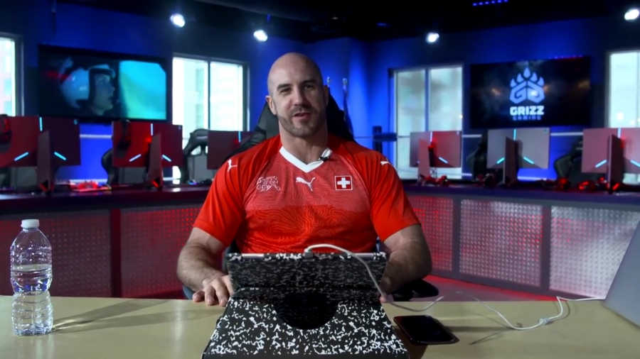 CESARO_OVERPOWERS_THE_EVIL_WITHIN_THE_RING__28At_Grizz_Gaming___29_-_Clash_With_Ce_mp40030.jpg