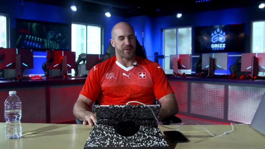 CESARO_OVERPOWERS_THE_EVIL_WITHIN_THE_RING__28At_Grizz_Gaming___29_-_Clash_With_Ce_mp40031.jpg