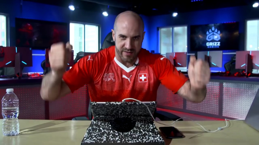 CESARO_OVERPOWERS_THE_EVIL_WITHIN_THE_RING__28At_Grizz_Gaming___29_-_Clash_With_Ce_mp40036.jpg