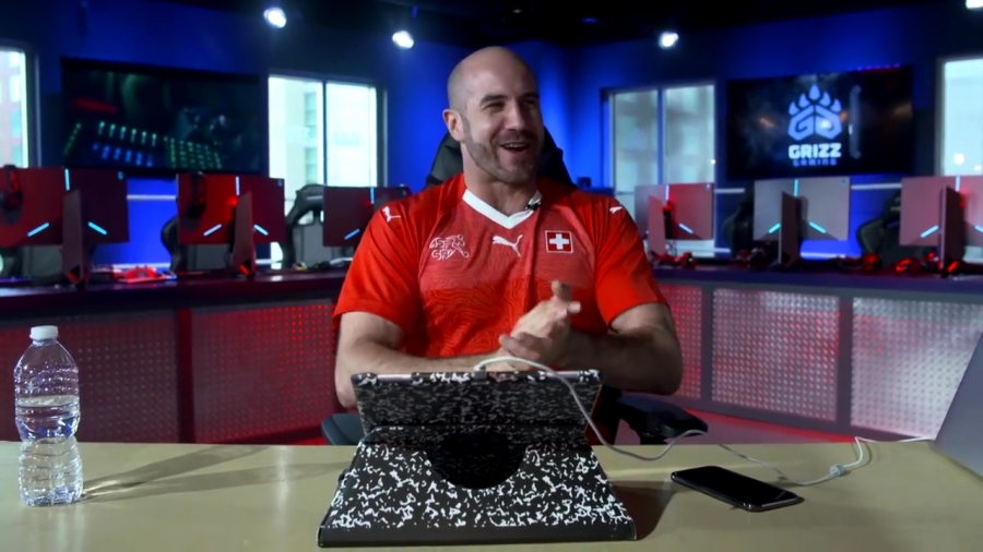 CESARO_OVERPOWERS_THE_EVIL_WITHIN_THE_RING__28At_Grizz_Gaming___29_-_Clash_With_Ce_mp40282.jpg