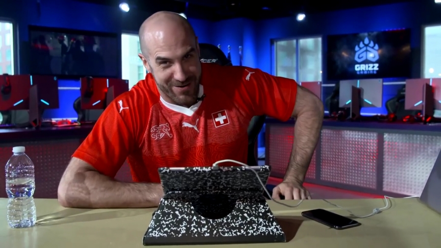 CESARO_OVERPOWERS_THE_EVIL_WITHIN_THE_RING__28At_Grizz_Gaming___29_-_Clash_With_Ce_mp40285.jpg