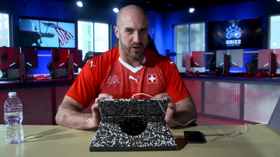 CESARO_OVERPOWERS_THE_EVIL_WITHIN_THE_RING__28At_Grizz_Gaming___29_-_Clash_With_Ce_mp40317.jpg