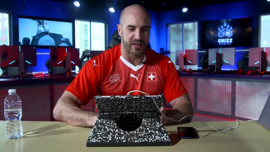 CESARO_OVERPOWERS_THE_EVIL_WITHIN_THE_RING__28At_Grizz_Gaming___29_-_Clash_With_Ce_mp40318.jpg