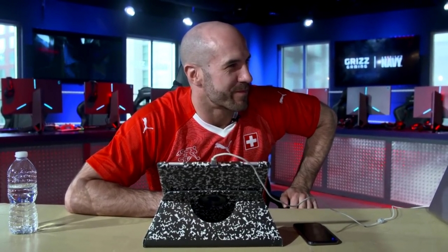 CESARO_OVERPOWERS_THE_EVIL_WITHIN_THE_RING__28At_Grizz_Gaming___29_-_Clash_With_Ce_mp40521.jpg