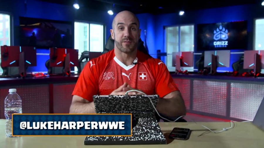 CESARO_OVERPOWERS_THE_EVIL_WITHIN_THE_RING__28At_Grizz_Gaming___29_-_Clash_With_Ce_mp40748.jpg