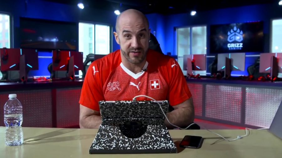 CESARO_OVERPOWERS_THE_EVIL_WITHIN_THE_RING__28At_Grizz_Gaming___29_-_Clash_With_Ce_mp40751.jpg