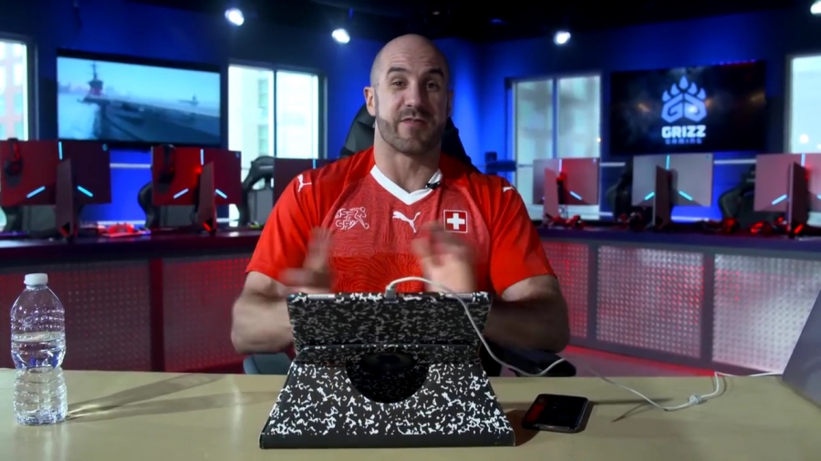 CESARO_OVERPOWERS_THE_EVIL_WITHIN_THE_RING__28At_Grizz_Gaming___29_-_Clash_With_Ce_mp40752.jpg