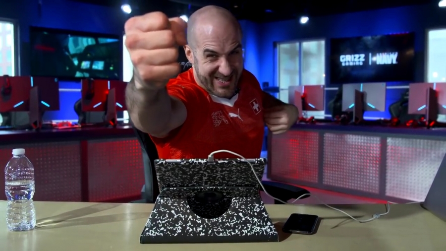 CESARO_OVERPOWERS_THE_EVIL_WITHIN_THE_RING__28At_Grizz_Gaming___29_-_Clash_With_Ce_mp40768.jpg