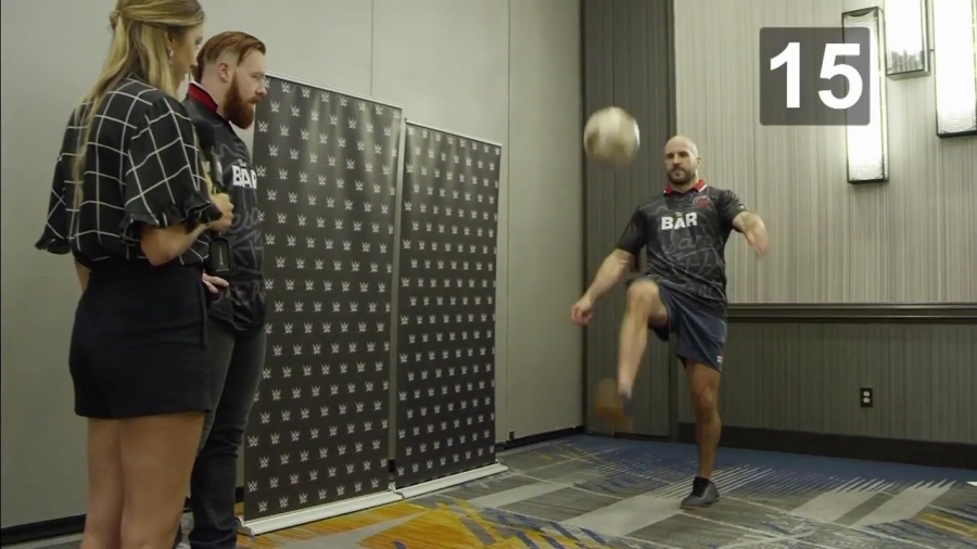 22The_Keep-Ups_Challenge_Caroline_Szwed_vs__The_Bar2122_mp40065.jpg