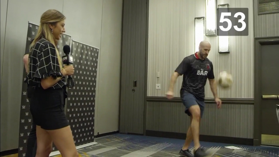22The_Keep-Ups_Challenge_Caroline_Szwed_vs__The_Bar2122_mp40090.jpg