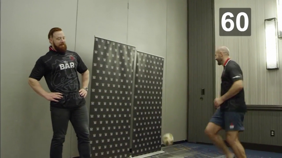 22The_Keep-Ups_Challenge_Caroline_Szwed_vs__The_Bar2122_mp40096.jpg