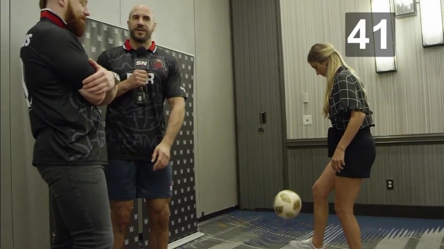 22The_Keep-Ups_Challenge_Caroline_Szwed_vs__The_Bar2122_mp40118.jpg