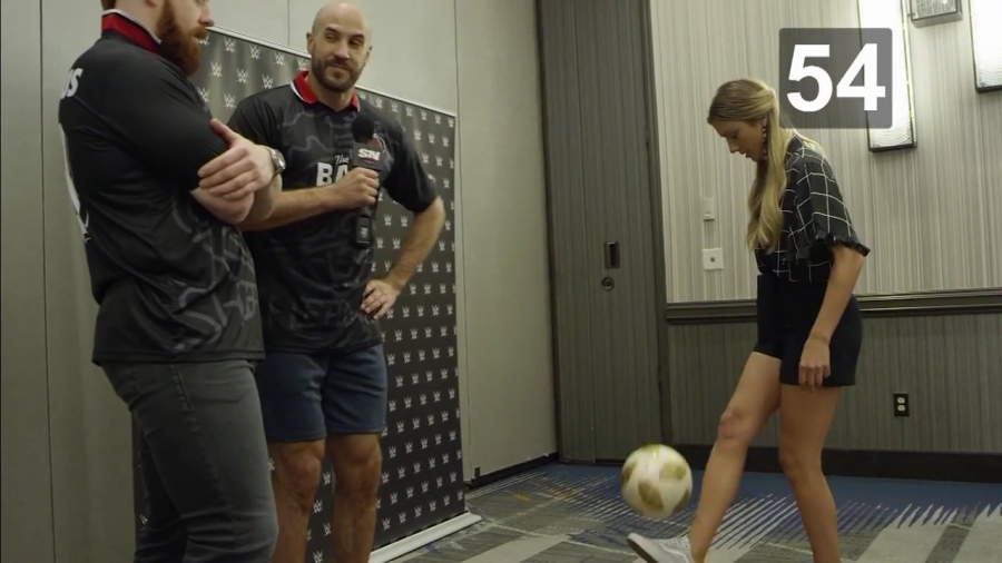 22The_Keep-Ups_Challenge_Caroline_Szwed_vs__The_Bar2122_mp40123.jpg