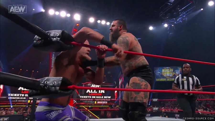 AEW_Collision_2023_12_02_1080p_WEB_h264-HEEL_mp40621.jpg
