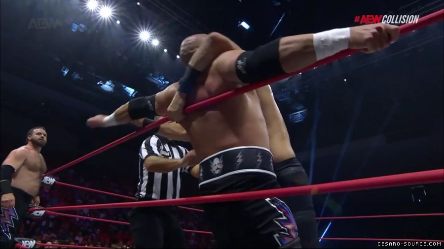 BCC_Collision_mp40320~0.jpg