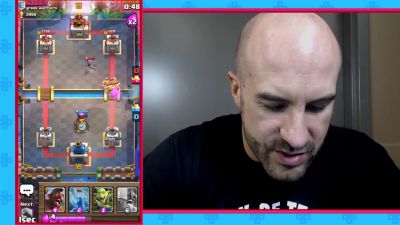CESARO_dishes_pains___answers_your_CLASH_ROYALE_questions___2_--_UpUpDownDown_P_mp40423.jpg