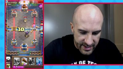 CESARO_dishes_pains___answers_your_CLASH_ROYALE_questions___2_--_UpUpDownDown_P_mp40624.jpg