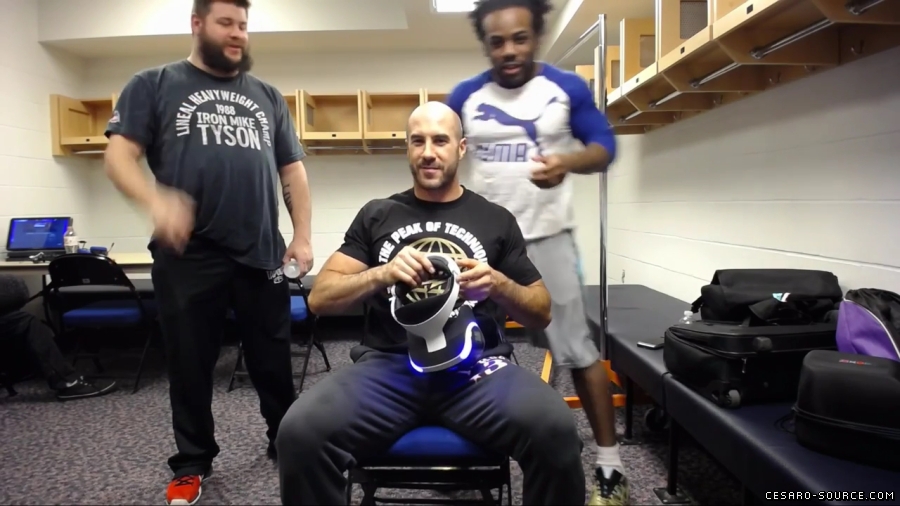 CESARO_plays_THE_LONDON_HEIST_VR_feat__KEVIN_OWENS__ROMAN_REIGNS___SAMI_ZAYN_--_mp40017.jpg