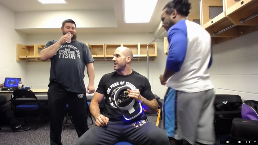 CESARO_plays_THE_LONDON_HEIST_VR_feat__KEVIN_OWENS__ROMAN_REIGNS___SAMI_ZAYN_--_mp40028.jpg