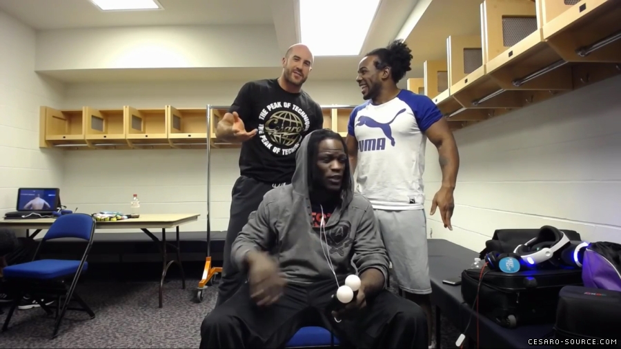 CESARO_plays_THE_LONDON_HEIST_VR_feat__KEVIN_OWENS__ROMAN_REIGNS___SAMI_ZAYN_--_mp40507.jpg