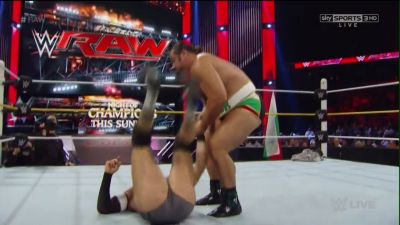 Cesaro-RAW_9-14-15_mp4_20150915_210335_527.jpg