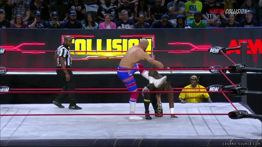 Claudio_Collision_mp42137~0.jpg