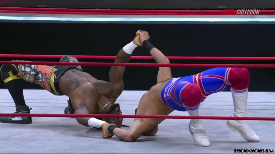 Claudio_Collision_mp42230.jpg