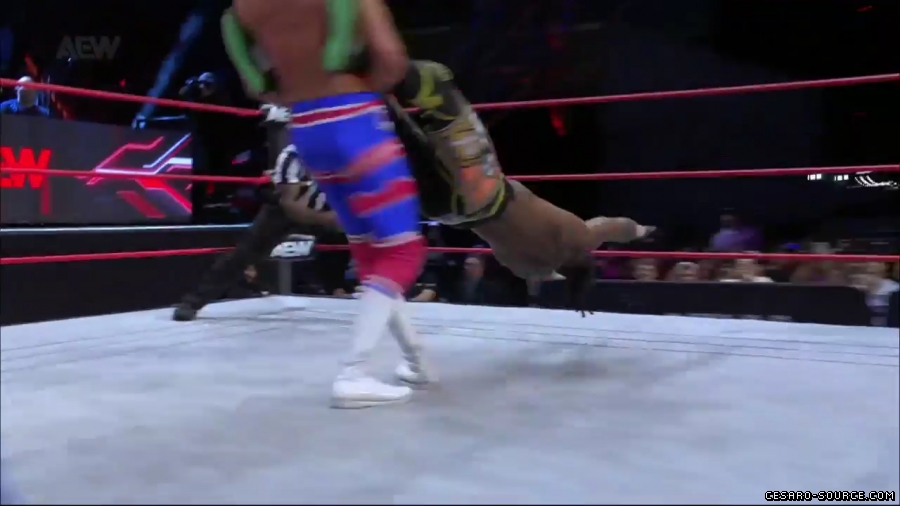 Claudio_Collision_mp43064.jpg