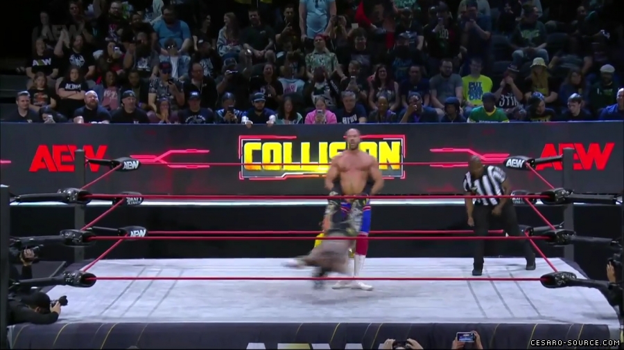 Claudio_Collision_mp43074.jpg