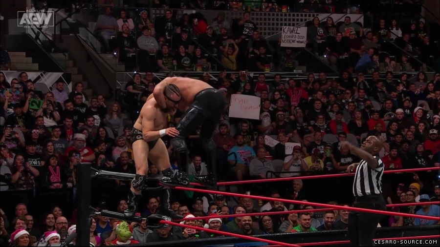 Collision_Dec_23rd_mp418504.jpg