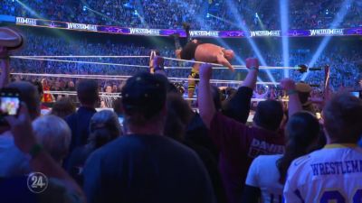 Go_backstage_as_Sheamus___Cesaro_prepare_for_WrestleMania_on_WWE_24_28WWE_Network_mp40043.jpg