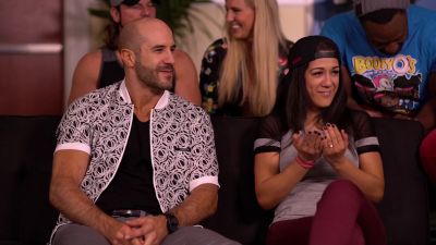 HUGGIN27_UPPERCUTS_28Bayley_Cesaro29_vs__NASHA_28Sasha_Neville29_--_Rocket_League__mp40042.jpg