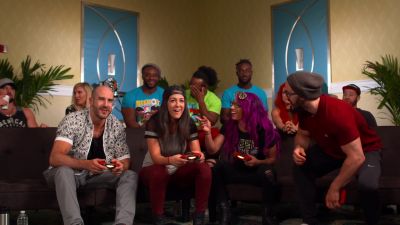 HUGGIN27_UPPERCUTS_28Bayley_Cesaro29_vs__NASHA_28Sasha_Neville29_--_Rocket_League__mp40330.jpg